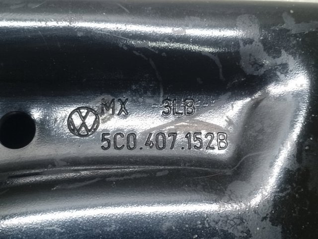VAG 5C0407152B Рычаг передней подвески нижний правый в наличии Киев