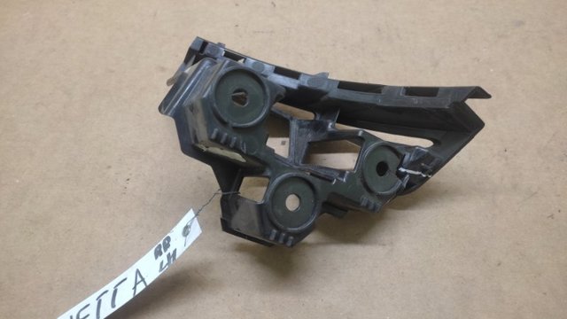 5C6807393D Суппорт (кронштейн) крепления заднего фонаря левый купить Ужгород