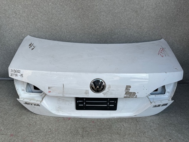 Крышка багажника 5C6827025A VAG