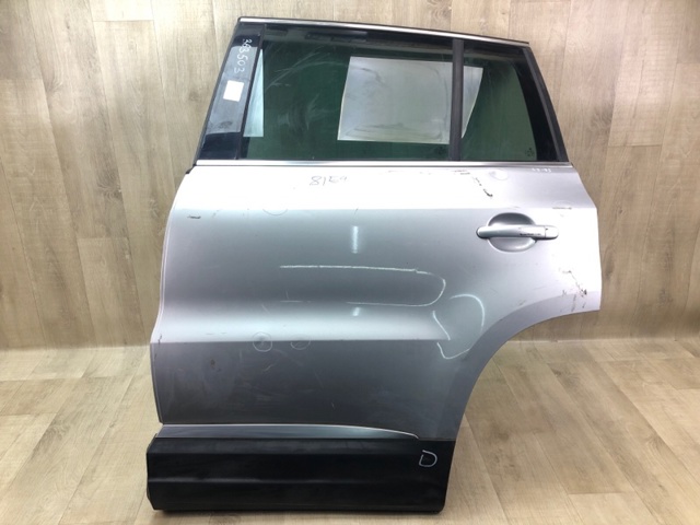 Задняя левая дверь 5N0833055A VAG