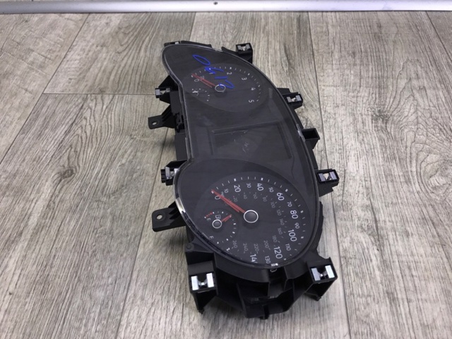 VAG 5NA920850C Приборная доска (щиток приборов) в наличии Чернигов