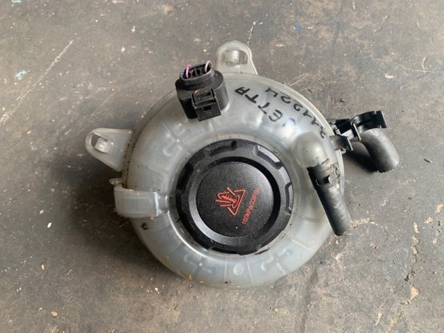 Водяной бачок системы охлаждения 5QM121407E VAG