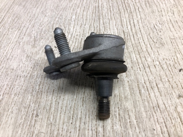 Шаровая опора левая нижняя 5QM407365A VAG