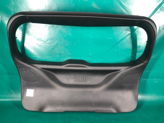 Обивка двери задка кузова 5UN06DX9AB CHRYSLER