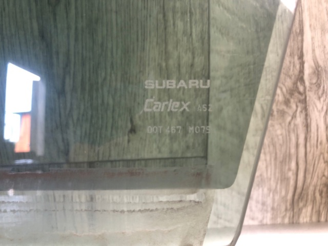 SUBARU 61011AJ01A Стекло двери передней левой в наличии Украина