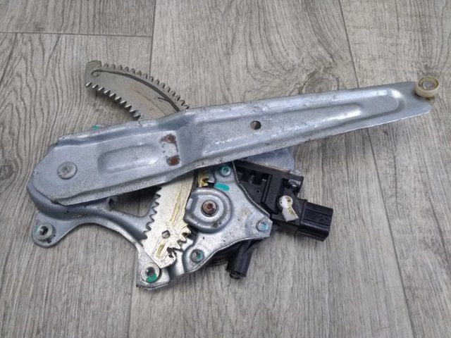 Стеклоподъемник задней левой двери 61042AL01A SUBARU