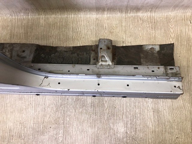 Стойка кузова центральная правая 6131160130 TOYOTA