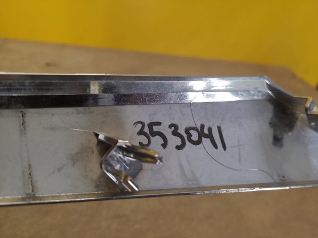 620705SA0A NISSAN Решетка радиатора купить в Черкассы