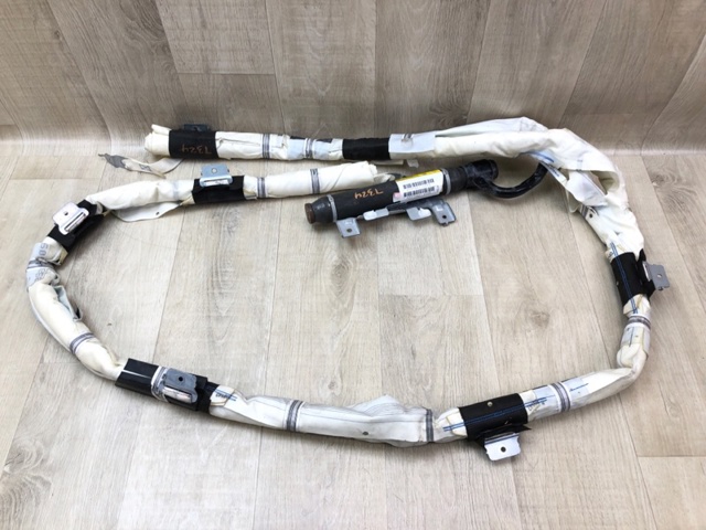Левая шторка безопасности 6218008033 TOYOTA