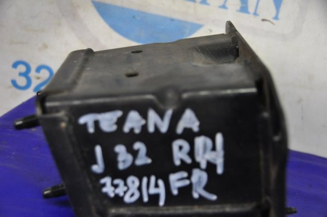 62210JN00A Кронштейн усилителя переднего бампера купить Львов