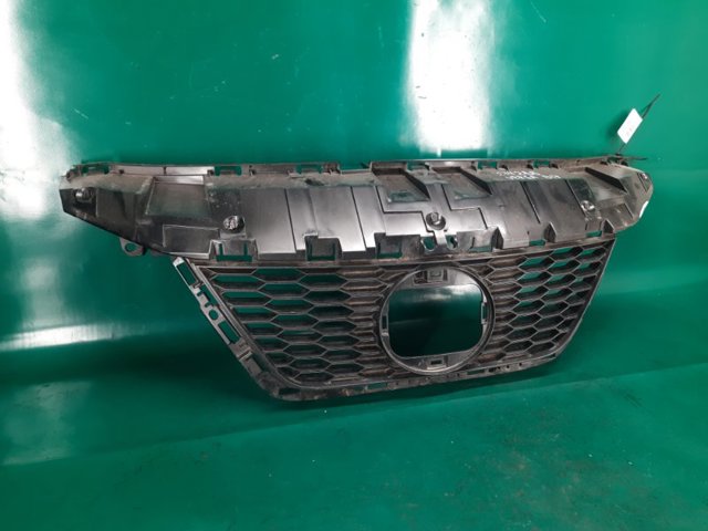 NISSAN 623105EF1A Решетка радиатора в наличии Ровно
