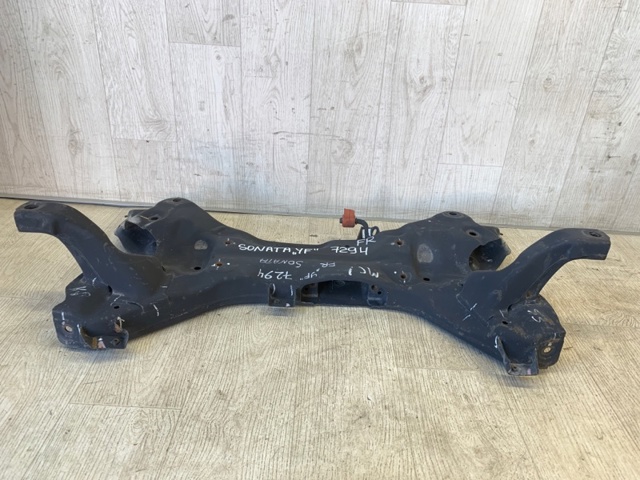 Балка передней подвески 624004C000 HYUNDAI
