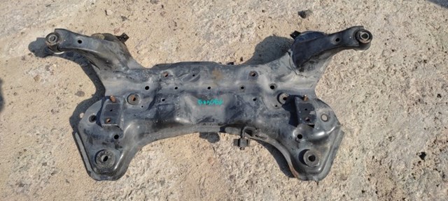 Балка передней подвески 62405B2040 HYUNDAI