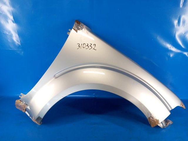 Переднее правое крыло 63100EA530 NISSAN