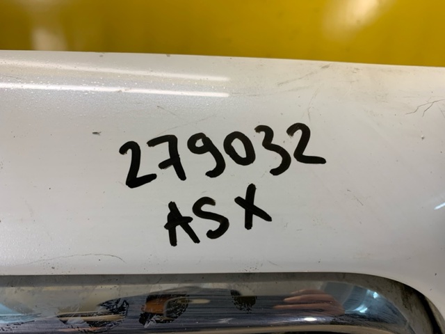 MITSUBISHI 6400F757 Передний бампер в наличии Украина