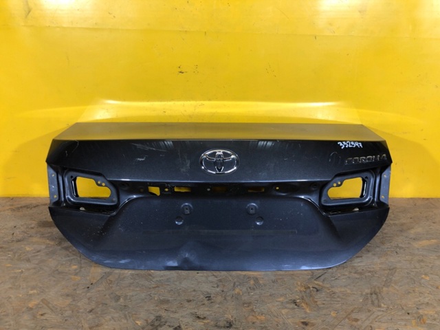 Крышка багажника 6440102A30 TOYOTA