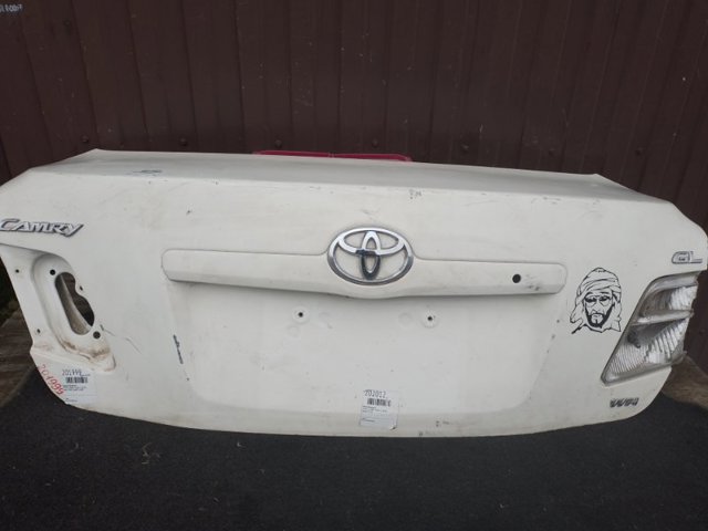 Крышка багажника 6440133401 TOYOTA