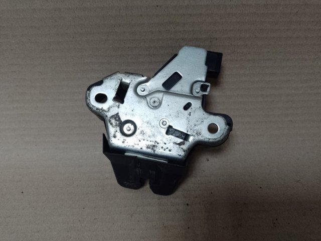 64600AC030 TOYOTA Замок багажника купить в Ужгород