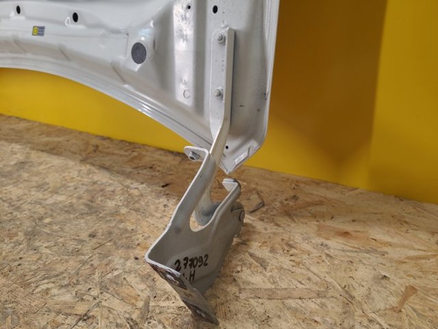 Левая петля капота 654015SK0B NISSAN