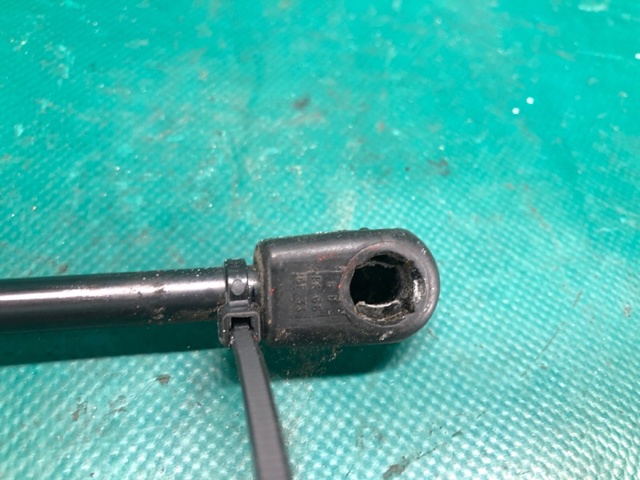 654713JA0A NISSAN Амортизатор капота левый купить в Николаев