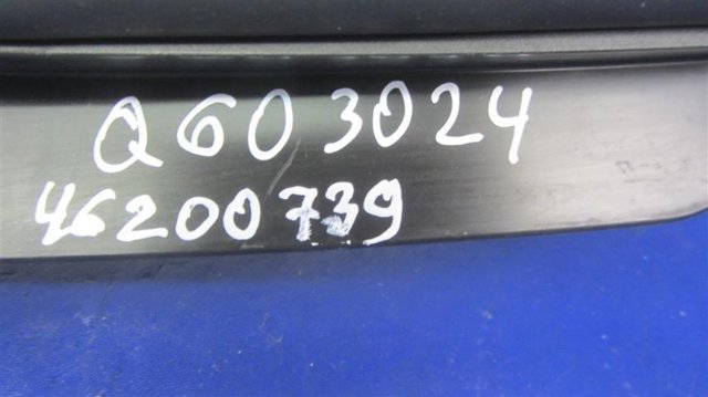 NISSAN 668624GF0A Решетка дворников правая в наличии Черкассы