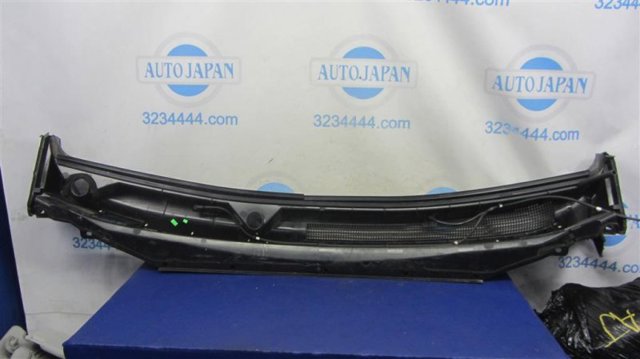 Водосток лобового стекла, жабо 668629NA0A NISSAN