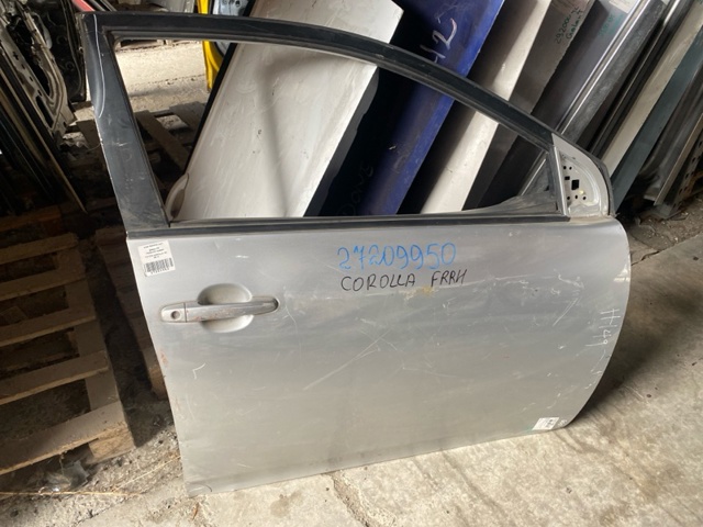 Пассажирская передняя дверь 6700102340 TOYOTA