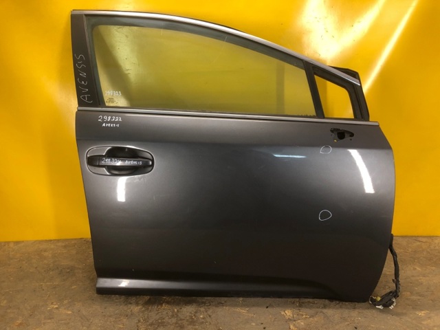Пассажирская передняя дверь 6700105070 TOYOTA