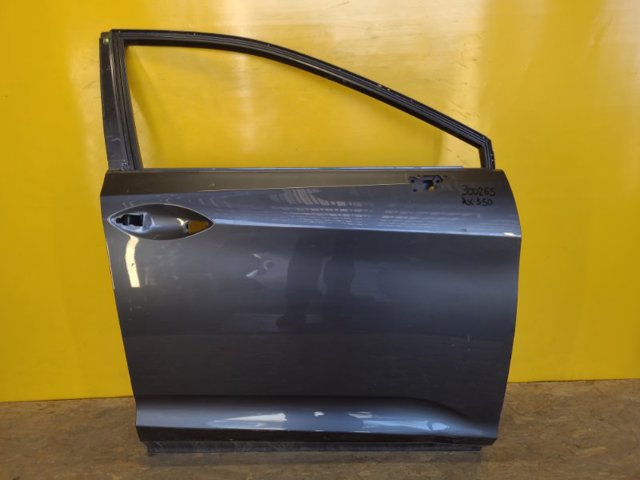 Пассажирская передняя дверь 670010E150 TOYOTA