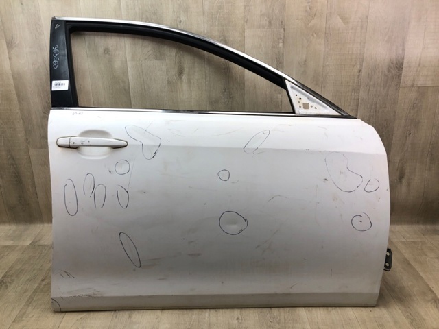 Пассажирская передняя дверь 6700133170 TOYOTA