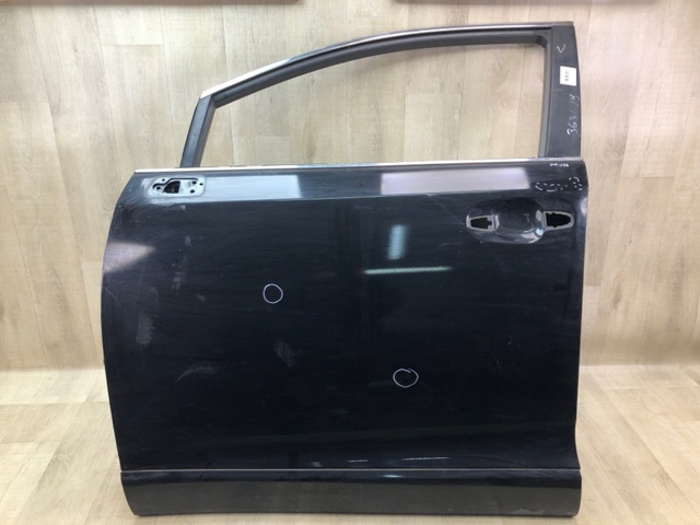 Передняя левая дверь 670020T020 TOYOTA