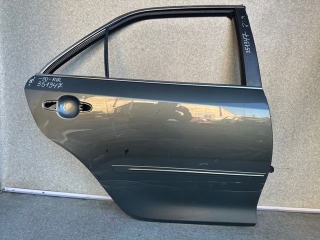 Задняя правая дверь 6700306150 TOYOTA