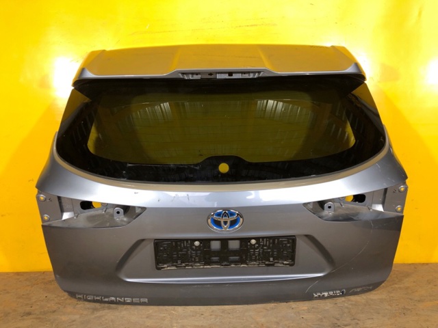 Задняя дверь 670050E530 TOYOTA
