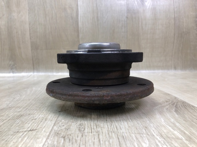 6765157 BMW Передняя ступица купить в Черкассы