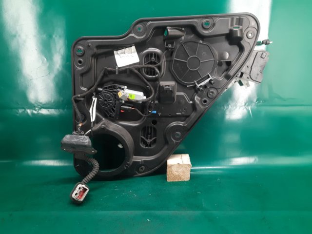 Мотор стеклоподъемника двери задней, правой 68079284AB CHRYSLER