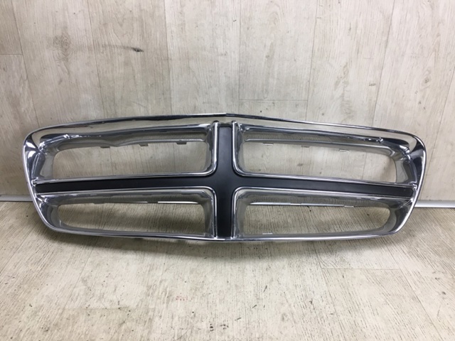 Облицовка радиатора 68092602AA CHRYSLER