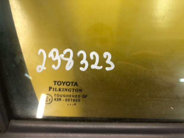 TOYOTA 6810105050 Стекло двери передней правой в наличии Ровно