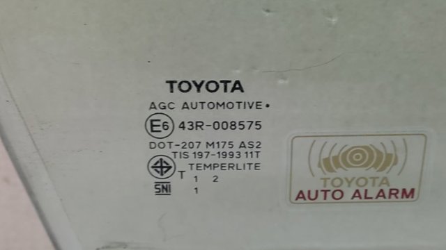 TOYOTA 6810106190 Стекло двери передней правой в наличии Ирпень