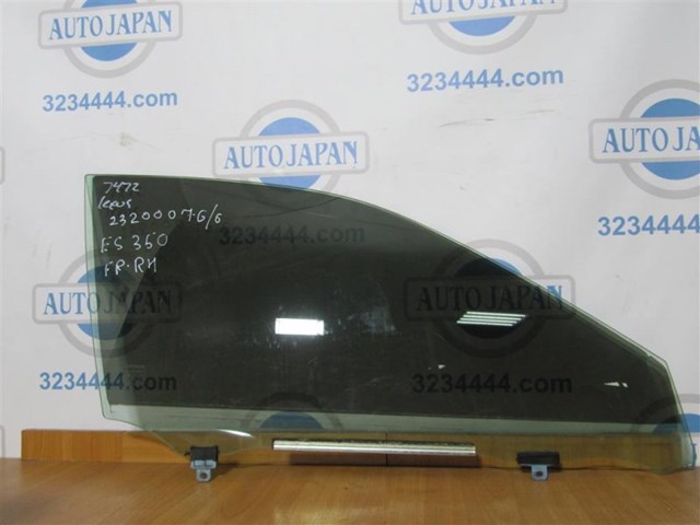 Стекло пассажирской двери 6810133150 TOYOTA