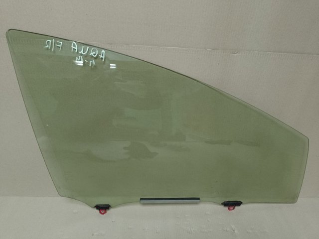 Стекло передней правой двери 6810152040 TOYOTA
