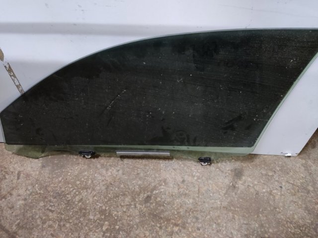 6810176010 TOYOTA Стекло двери передней правой купить в Николаев