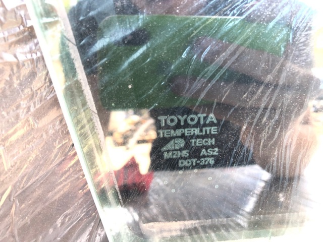 68101AC060 TOYOTA Стекло двери передней правой купить в Черновцы
