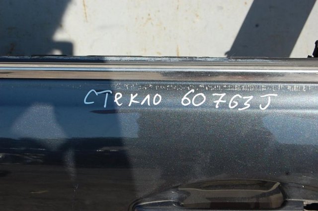 Стекло двери передней левой 6810230781 TOYOTA