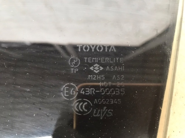 68102AA030 TOYOTA Стекло двери передней левой купить в Черкассы