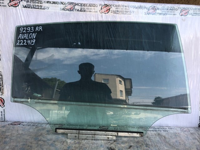 Стекло заднее правое 68103AC050 TOYOTA