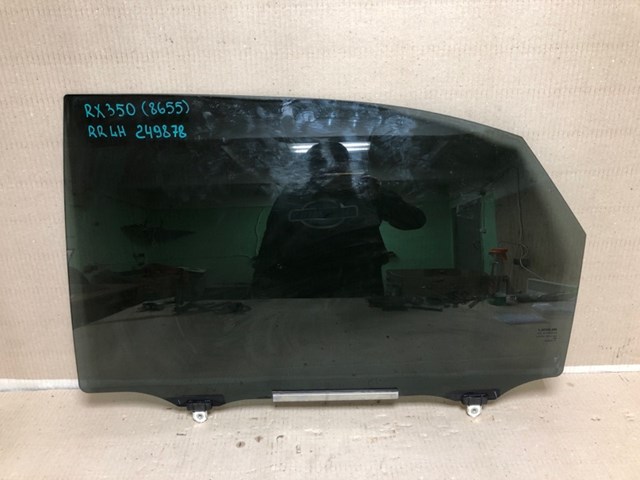 Стекло задней двери, левой 681040E020 TOYOTA