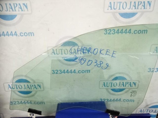 Стекло передней двери, левой 68104585AC CHRYSLER