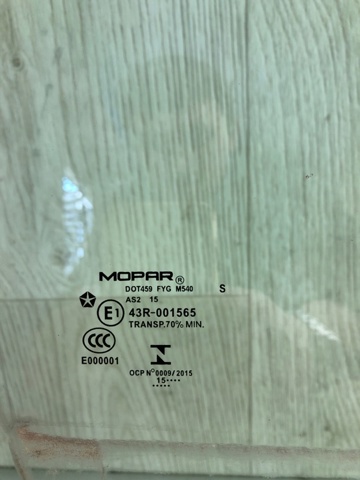 68104918AA CHRYSLER Стекло двери передней правой купить в Павлоград