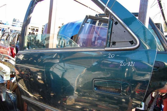 Стекло заднее левое 6811433050 TOYOTA