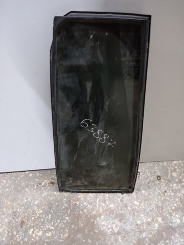 Задняя форточка левая 6812460371 TOYOTA